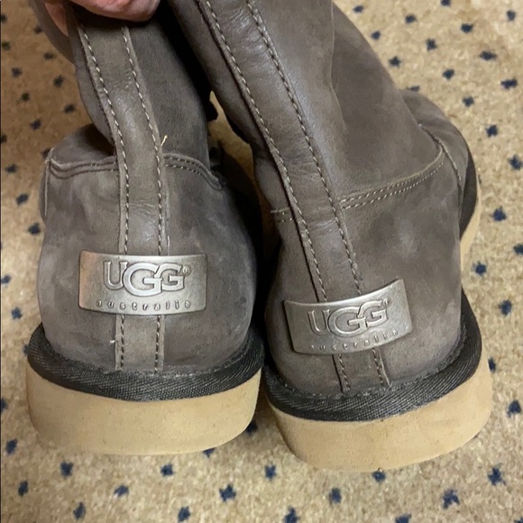 Upside tall Ugg’s - Picture 5 of 7